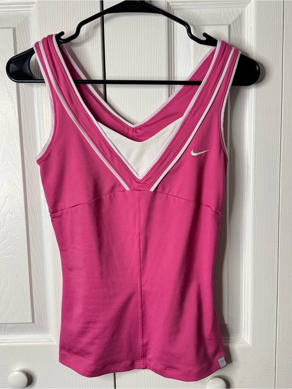 Nike Women's Pink V-Neck Athletic Tennis Tank Top